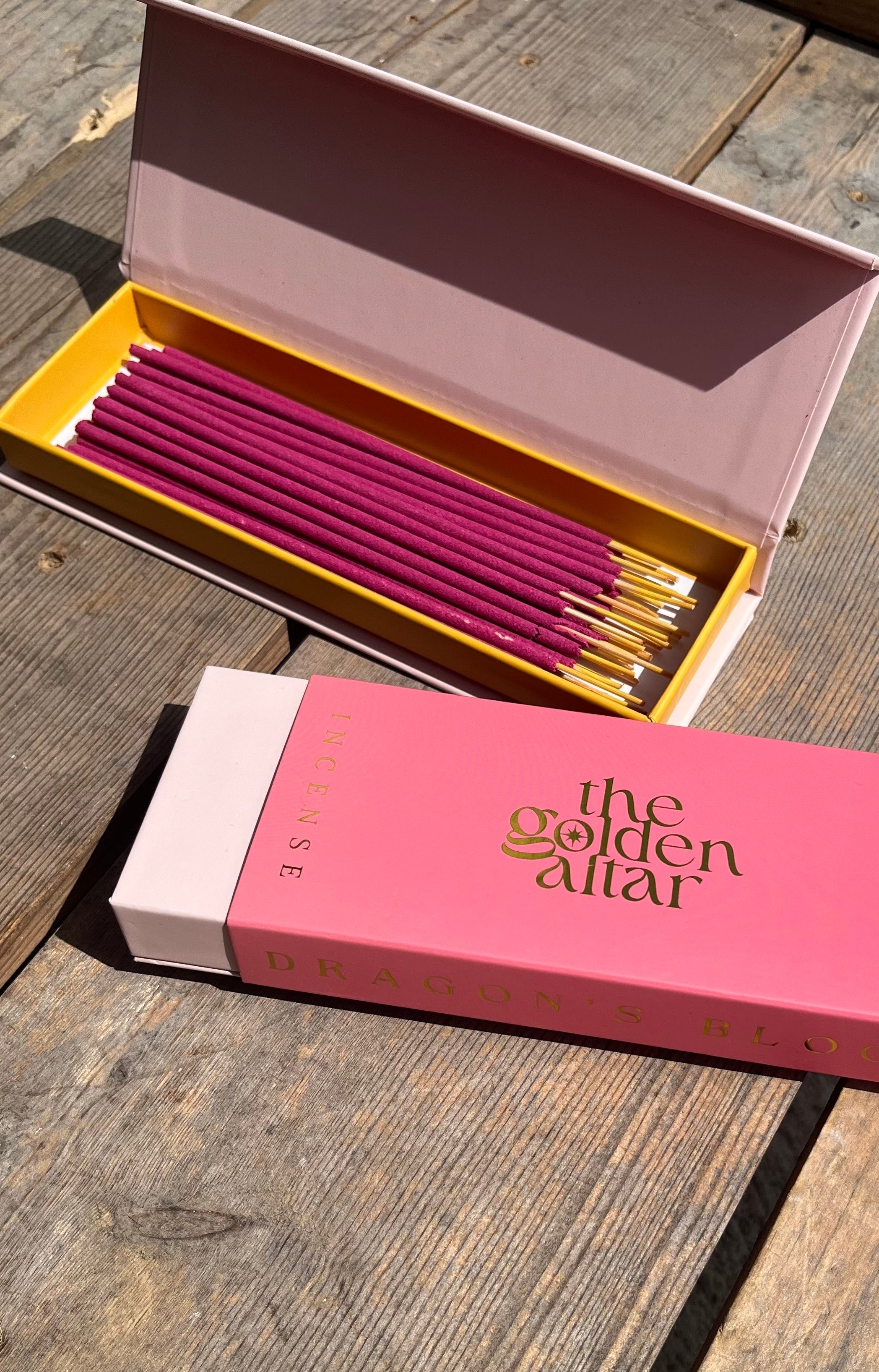 The Golden Altar / Muse Natural Incense - Dragons Blood