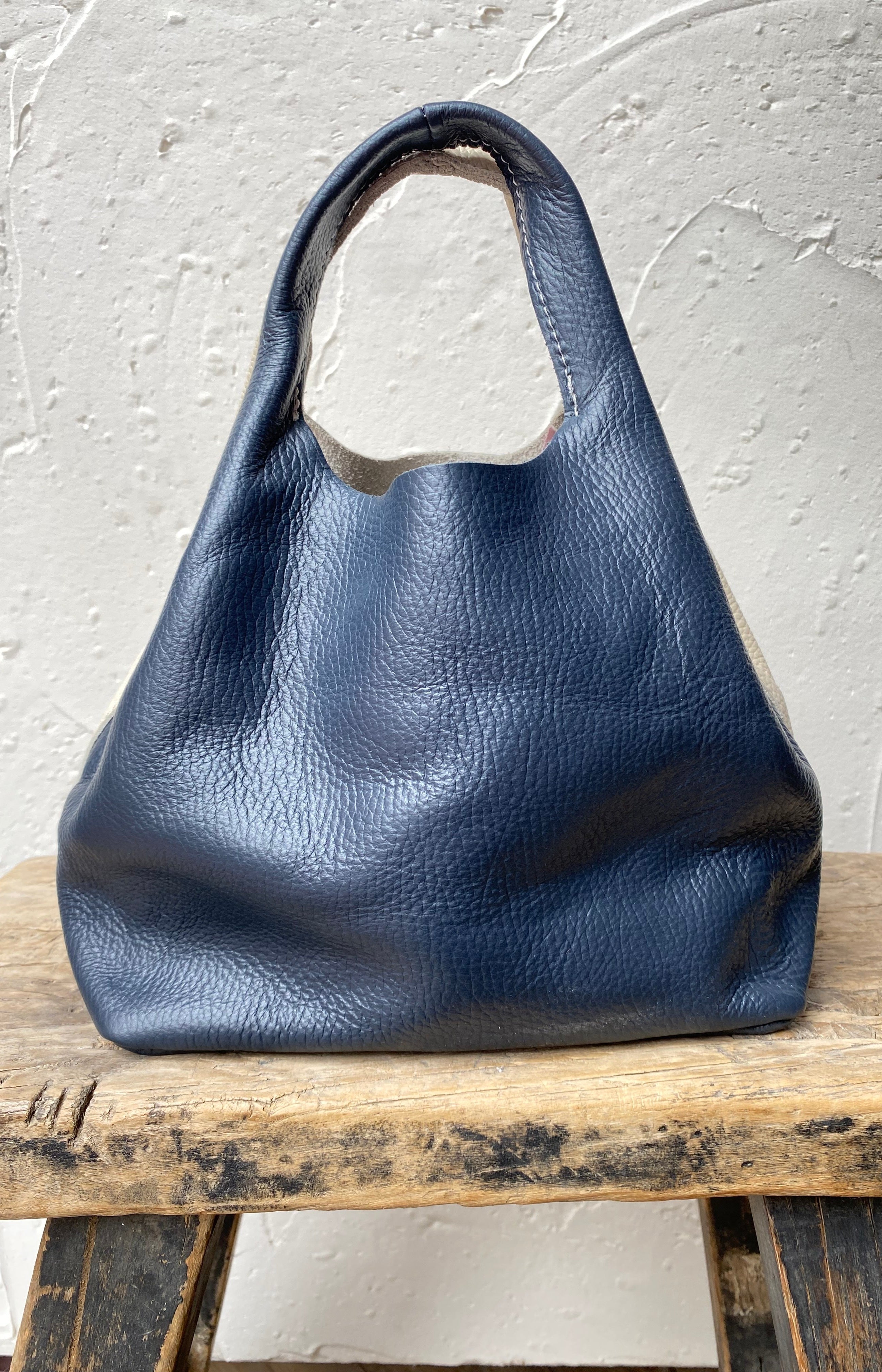 Barrow Leather Bag - Ivory/Navy