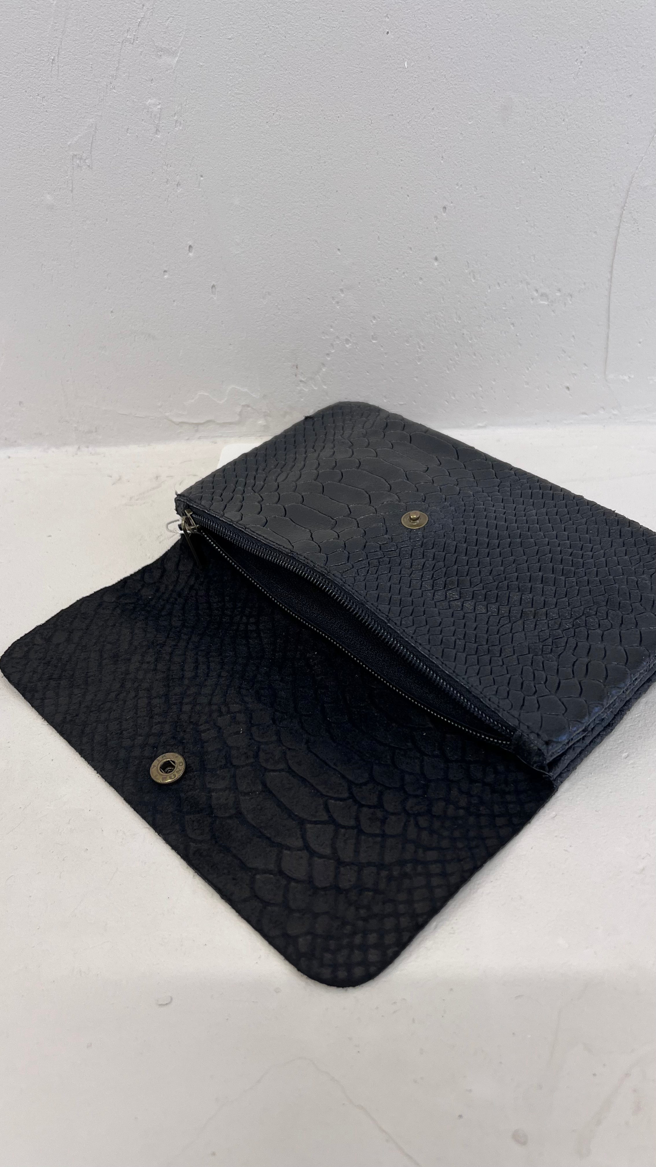 Milo Bag - 100% Cowhide Leather - Black Python